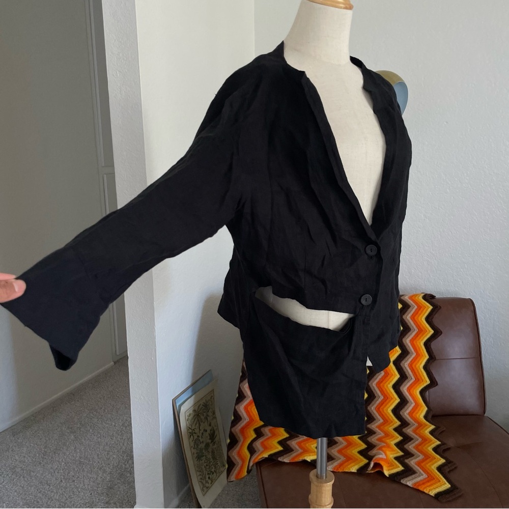 Luukaa Lagenlook Asymmetrical Cut Out Linen Buttoned Top - Picture 3 of 10